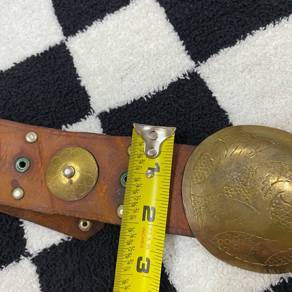 Brown Leather Concho Belt with Brass Accents | Vintage | Medium - Picture 4 of 6